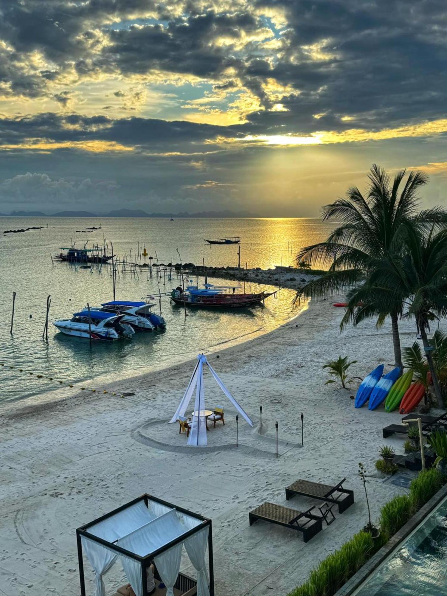 The Beach Samui Taling Ngam  Exterior photo